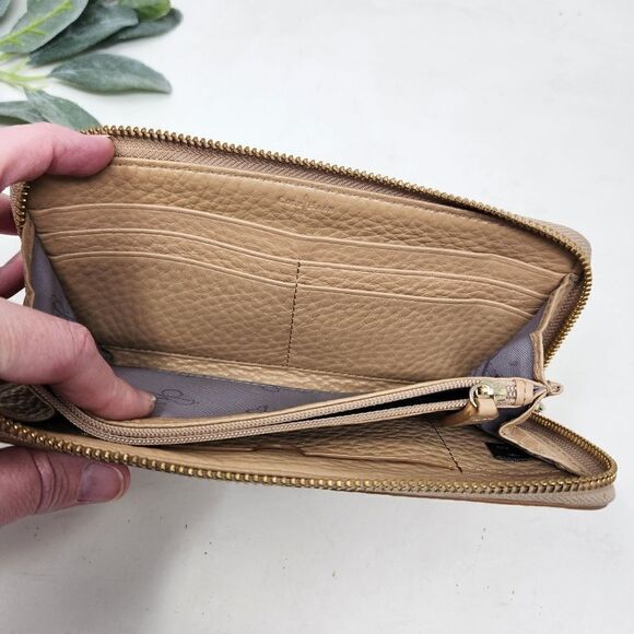 COLE HAAN Tan Pebbled Leather Wallet - Picture 4 of 10